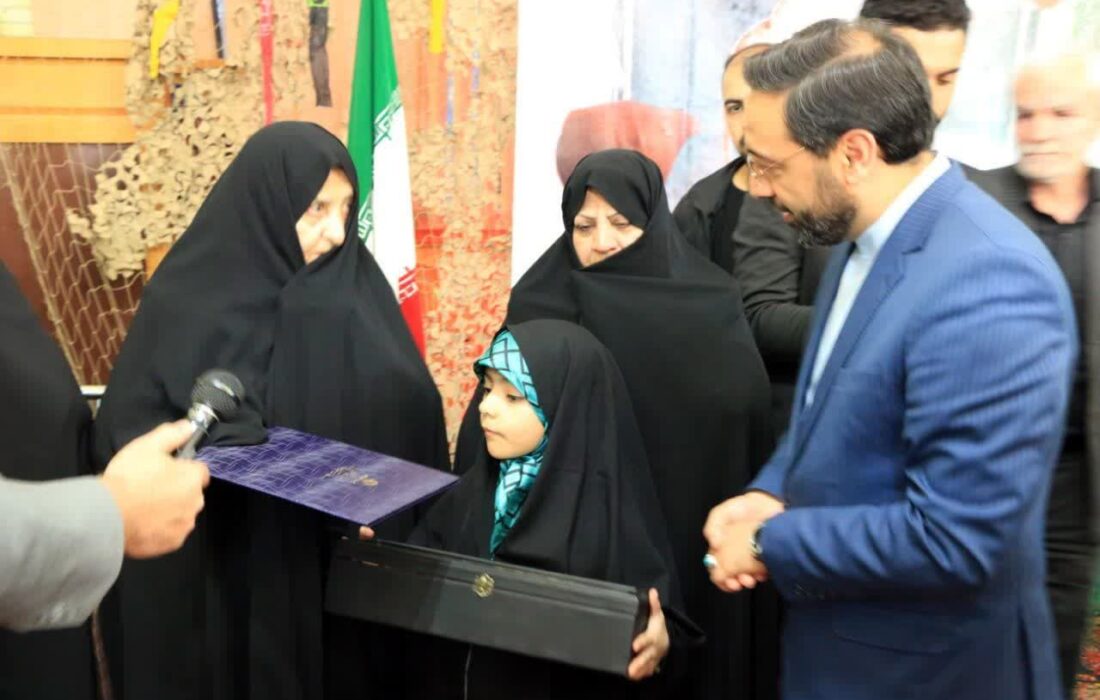 حضور استاندار آذربایجان شرقی در مراسم گرامی‌داشت شهید تازه‌شناسایی‌شده “بسیجی شهید رحیم هژبر قشونی”