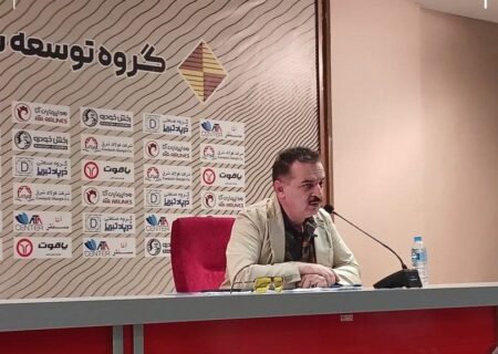 زنوزی: چرا کسی نمی آید تیم تراکتور را تحویل بگیرد