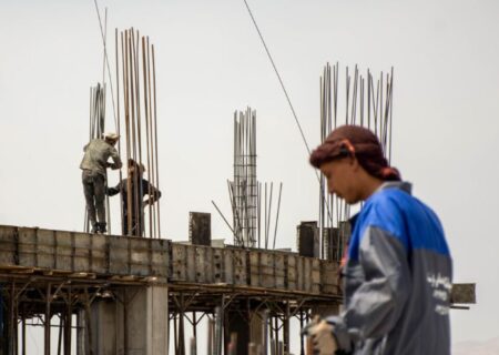 به کارگیری اتباع غیرمجاز جرم است