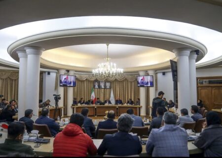 نشست با روسای هیات های ورزشی با حضور وزیر ورزش و جوانان و استاندار آذربایجان شرقی