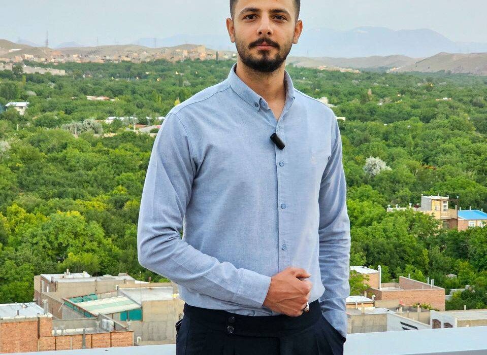 خواننده شهید امیر حسین فیضی اهل سردرود که دیشب در راه آهن به فیض شهادت نائل شد
