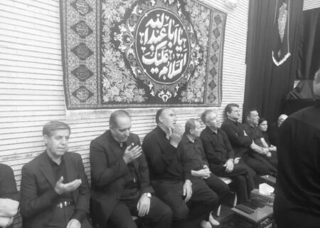حضور مدیرکل تعاون، کار و رفاه اجتماعی آذربایجان شرقی و حاج رضا صدیقی در مراسم تاسوعای حسینی هیئت زنجیرزنان محله لیل‌آباد تبریز