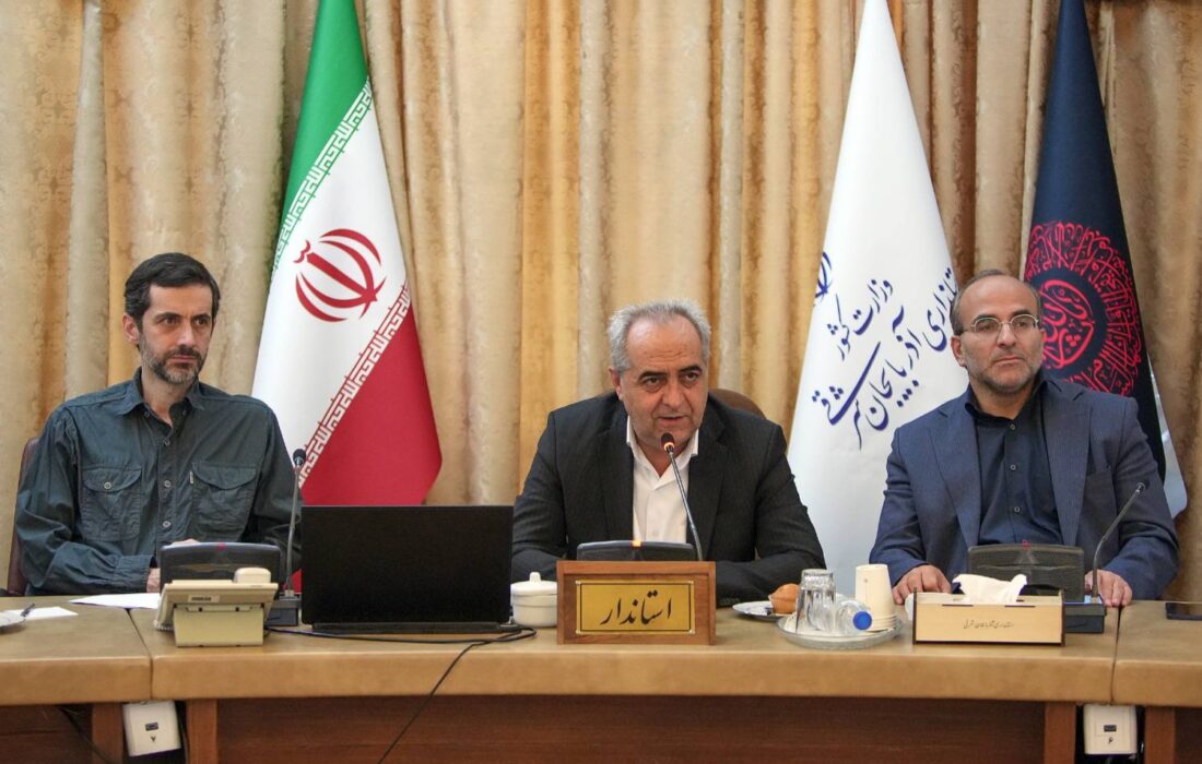 نشست هم اندیشی مدیریان روابط عمومی استان با استاندار آذربایجان شرقی و مشاور و دستیار رسانه‌ای رئیس دفتر رئیس جمهور
