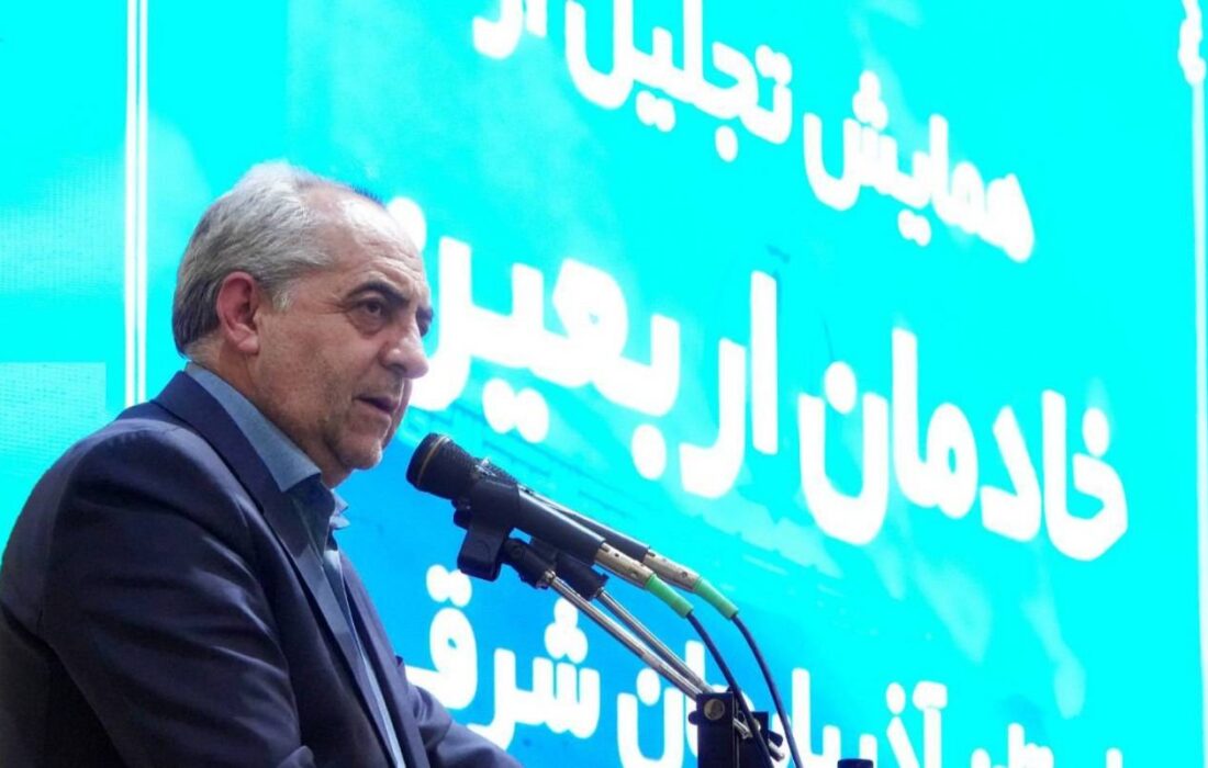 استاندار آذربایجان شرقی در آیین تجلیل از خادمان اربعین:      *اتحاد و انسجام، رمز پیروزی ملت، مورد تاکید رهبری و مهمترین الزام کنونی کشور است