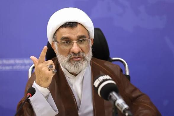 دانشجویان متضرر از تخلف پیامنور شکایت کنند